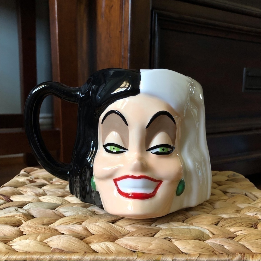 Bioworld Disney Villains: Cruella de Vil sculpture ceramic mug